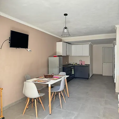 Bakalli Rooms1 아파트 골렘