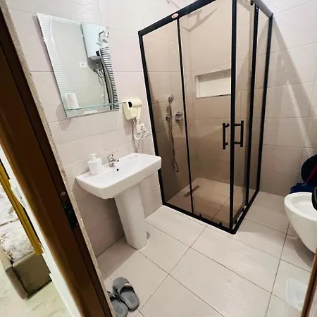 Bakalli Rooms1 شقة *